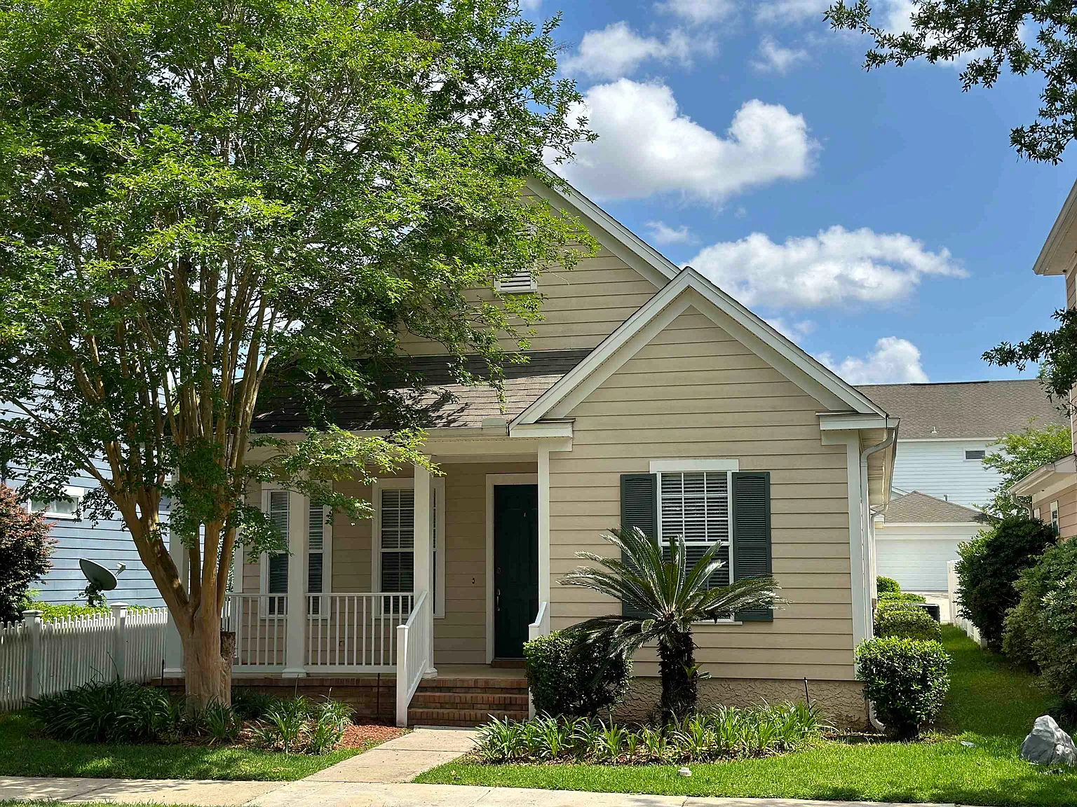 3 bed, 1401 sqft, $2,300 — Photo 1