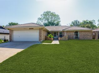 4211 E Pleasant Forest St, Arlington, TX 76015
