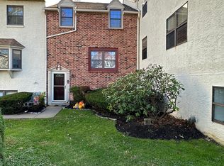 21 Silver Lake Ter APT 6, Morton, PA 19070