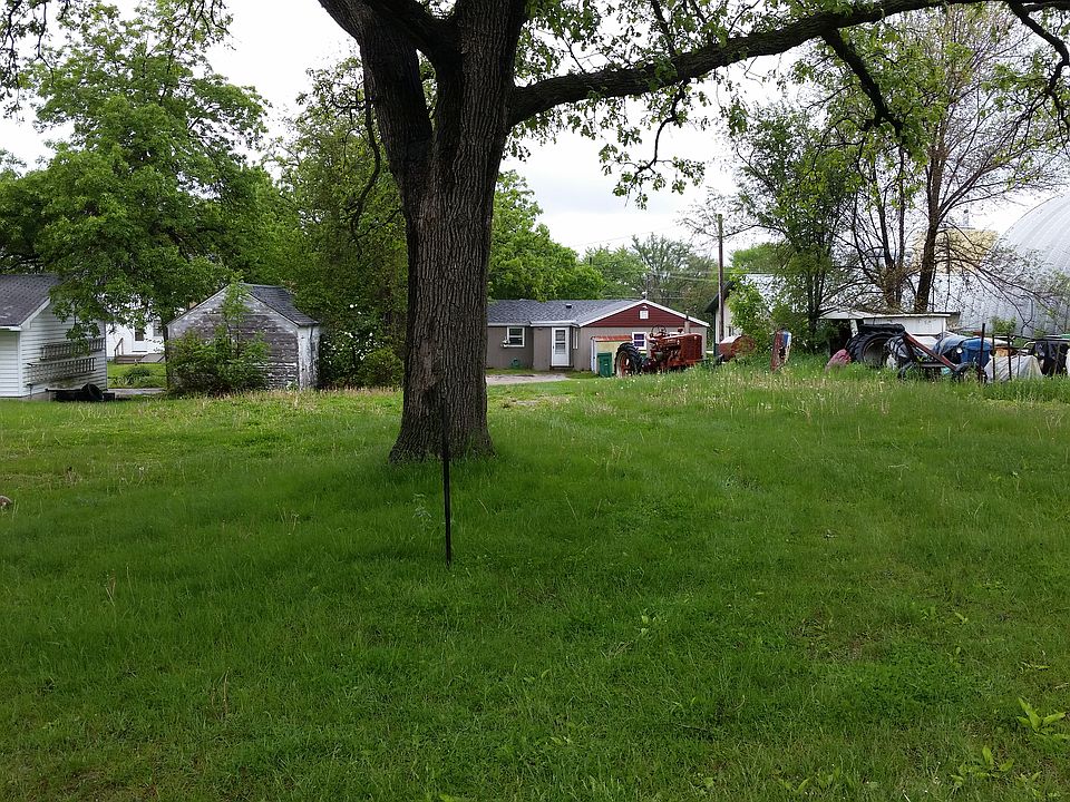 1st image of 811 6th Ave NE