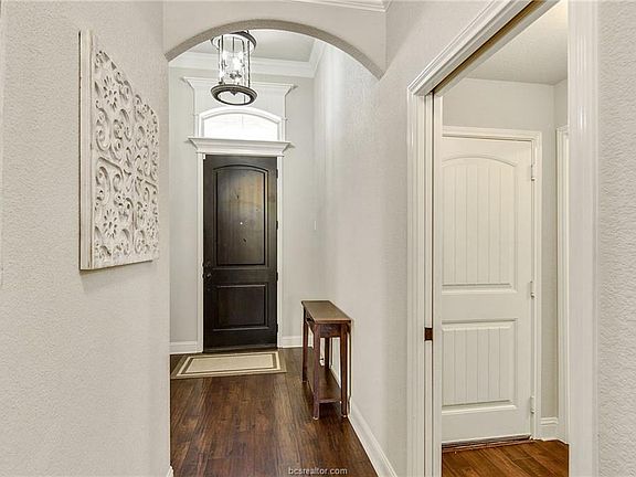 4th image of 2128 Chestnut Oak Cir