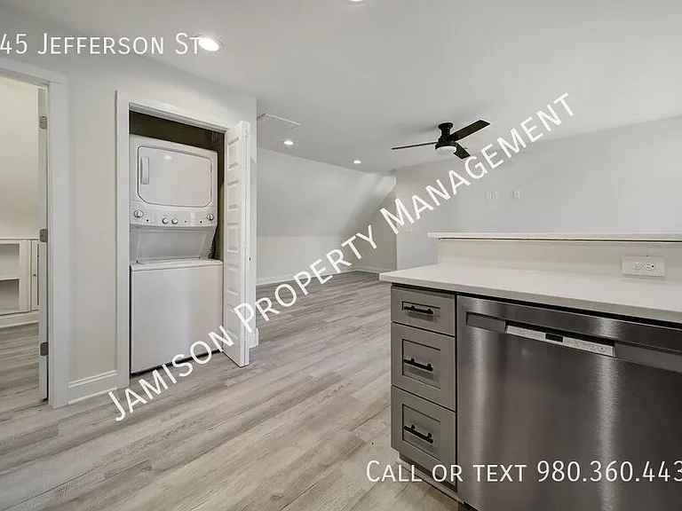 345 Jefferson St — Photo 10