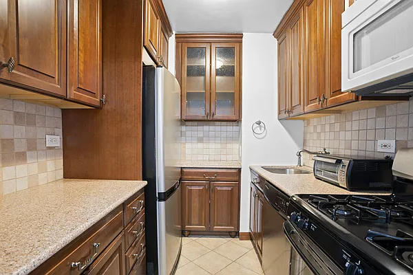 Sold by Douglas Elliman | media 4