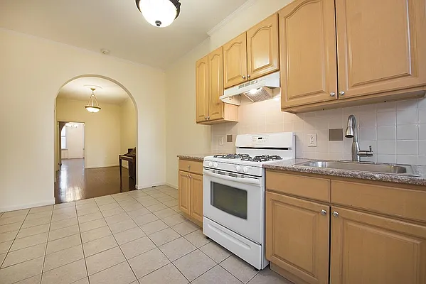 Rented by Space Marketing Shop | media 4