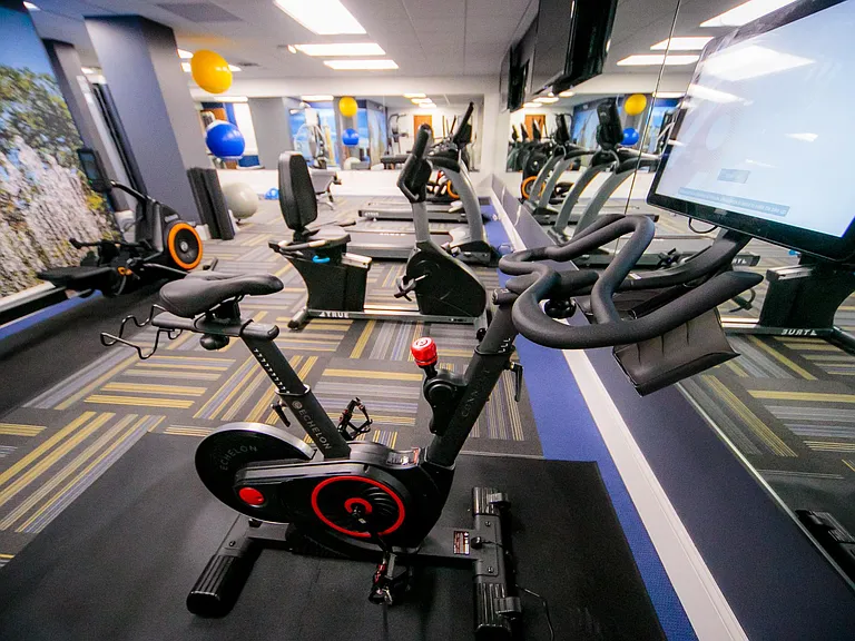 Echelon Bike with Live and Recorded Classes