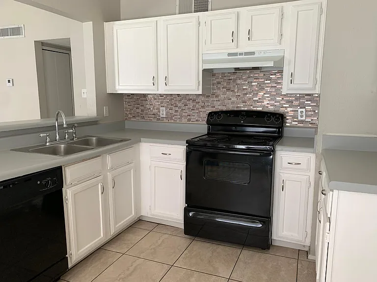 17223 Wagganner Dr — Photo 4
