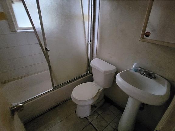 5th image of 8525 Appleton Dr