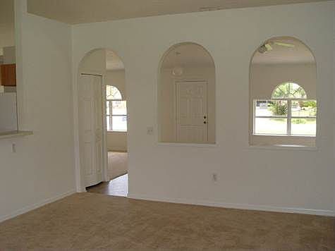 5th image of 19 Pine Croft Ln