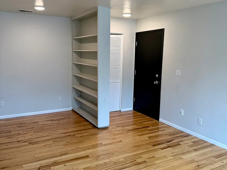 411 E Market St #103B — Photo 6