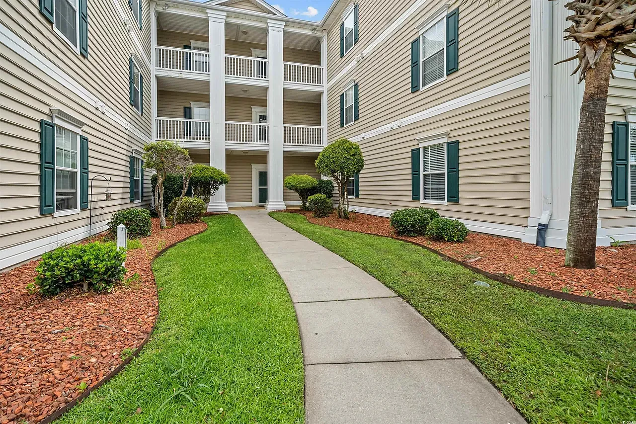 2 bed, 920 sqft, $1,595 — Photo 2