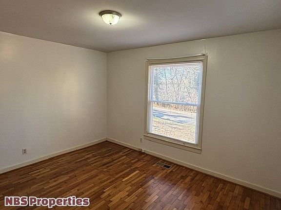 5th image of 602 Lookout Ct