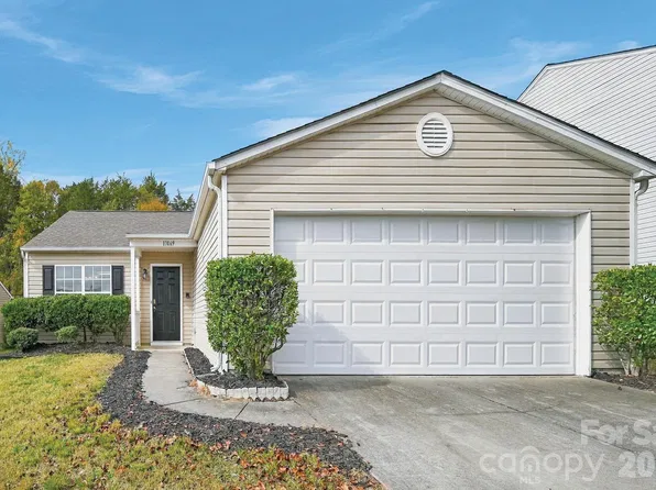 11069 Dry Stone Dr, Huntersville, NC 28078