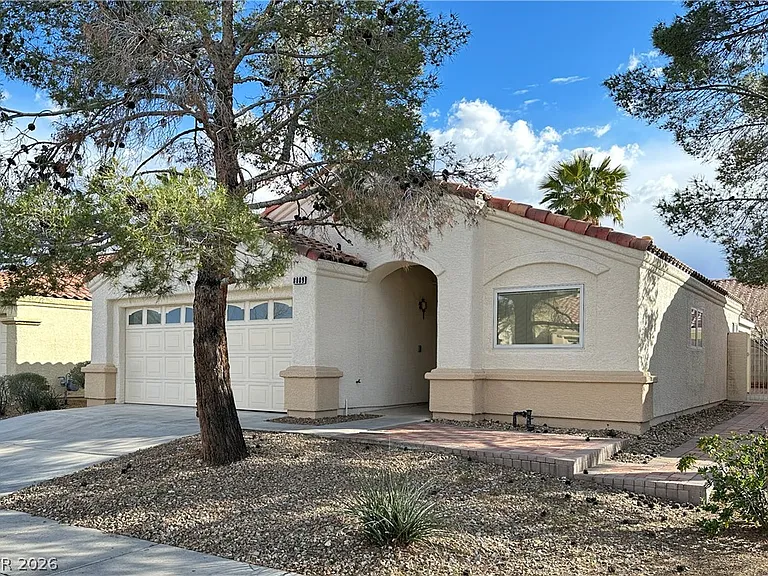 8009 Sierra Largo Dr — Photo 2