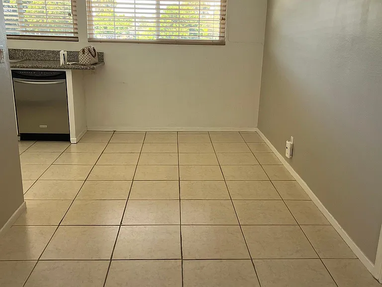 328 Streamwood — Photo 5