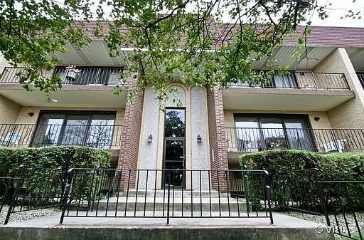 1st image of 4017 W 93rd St #C