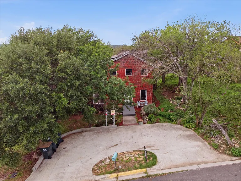 1104 Franklin Dr — Photo 25