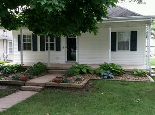 424 S Locust St, Tremont, IL 61568