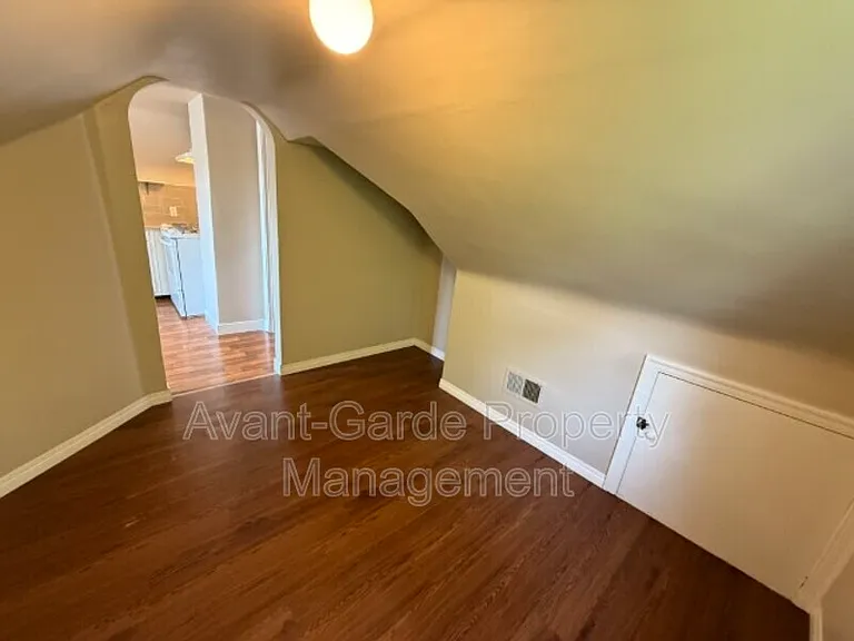 12114 102nd St NW — Photo 14