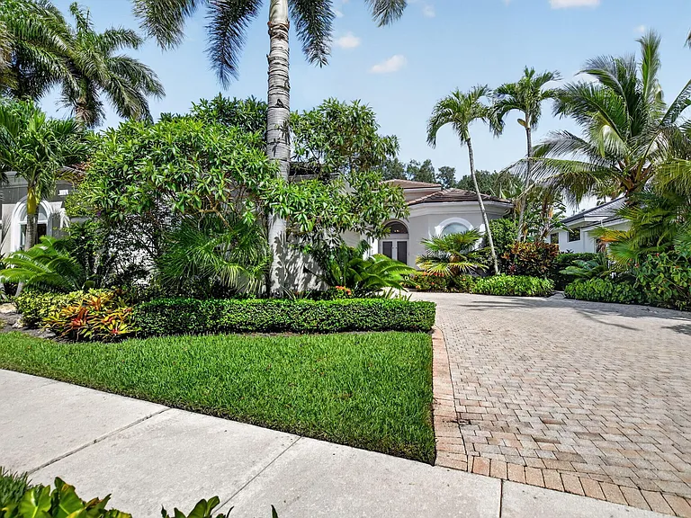 7843 Villa D Este Way — Photo 3