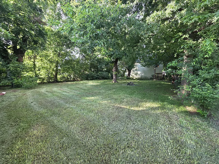 2639 Barbara St — Photo 13