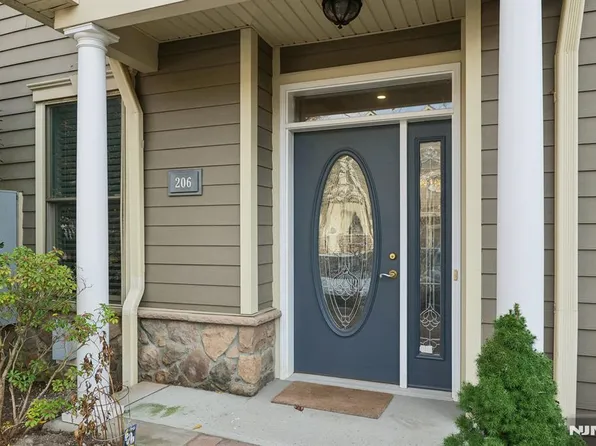 206 Whitney Ln #206, Allendale, NJ 07401