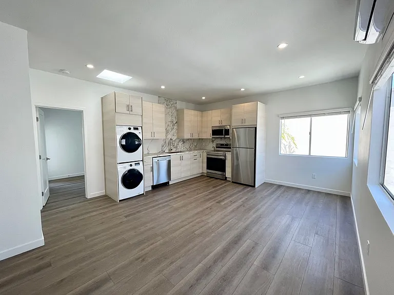 Beautifully Renovated Property perfectly situated between North Park and Normal Heights! — Photo 7