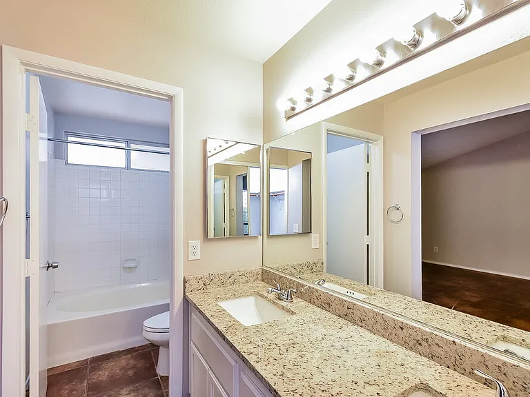 1621 Running Creek Dr — Photo 11