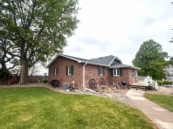 301 Lincoln Ave, Volin, SD 57072