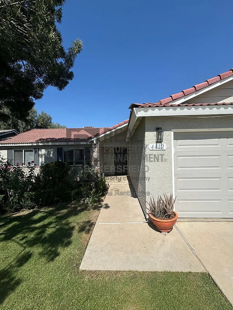 3 bed, 2.0 bath, 1197 sqft, $2,250 — Photo 2