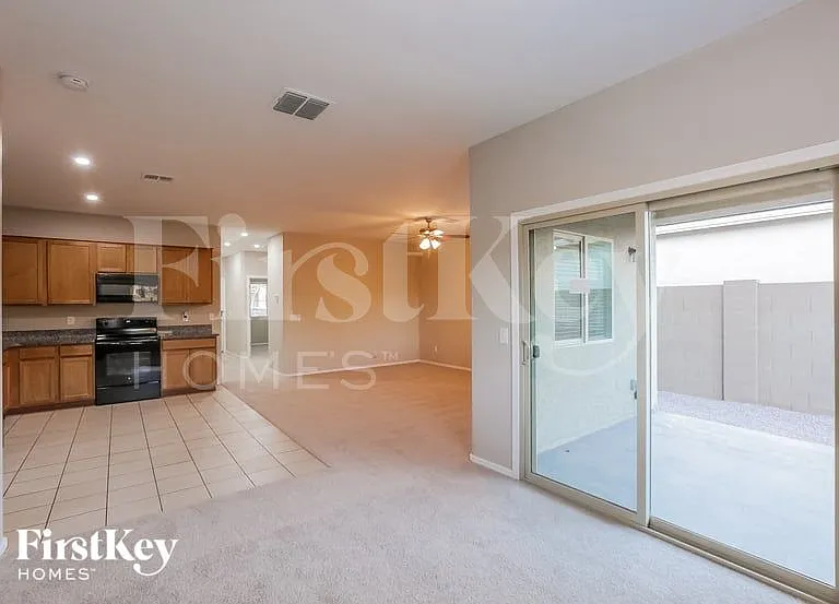 4085 W Coles Rd — Photo 6