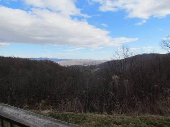 172 Hanging Rock Villas APT 421, Seven Devils, NC 28604