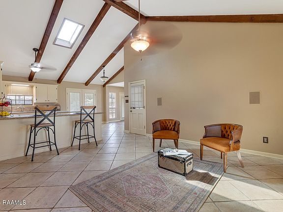 5th image of 400 Cheyenne Cir