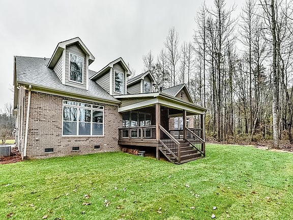 2nd image of 808 Giacomo Dr