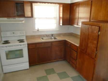 2nd image of 652 Uniondale Ave