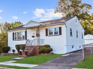 37 Hillcrest Ave, Iselin, NJ 08830