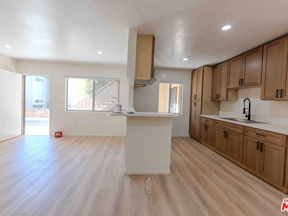 1st image of 1118 Waterloo St APT 2
