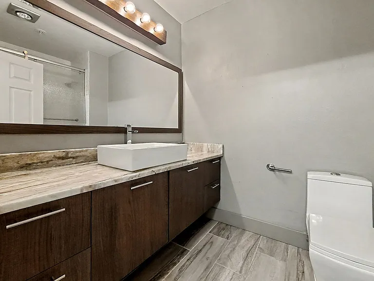 524 6th Ave W #106 — Photo 5