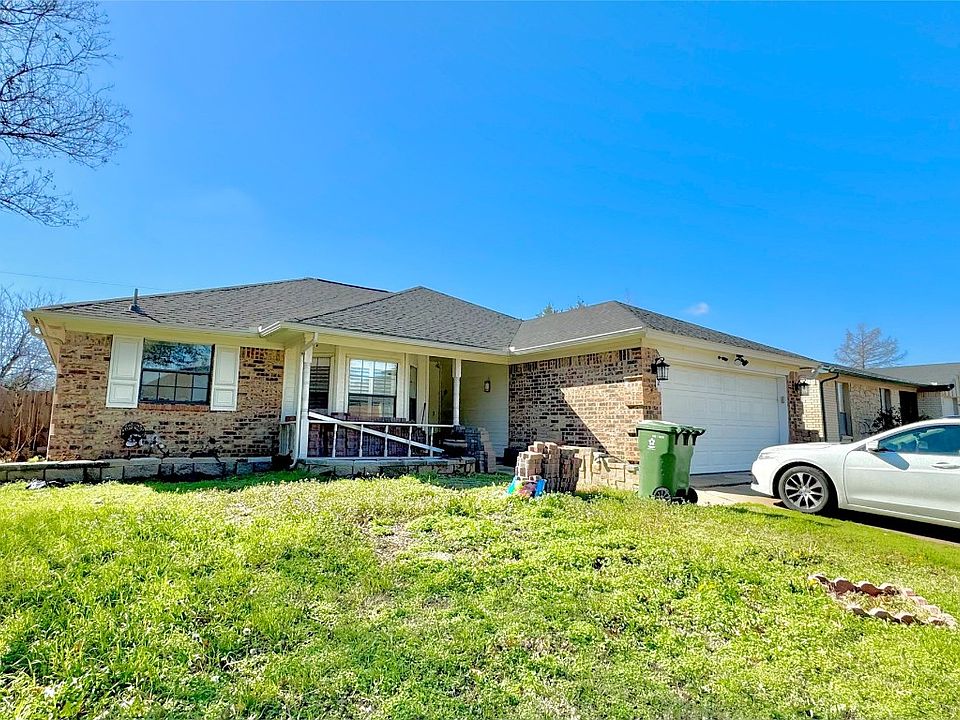1st image of 922 Flagstone Dr