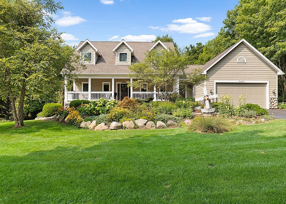 1st image of 5967 Rolling Highlands Dr NE