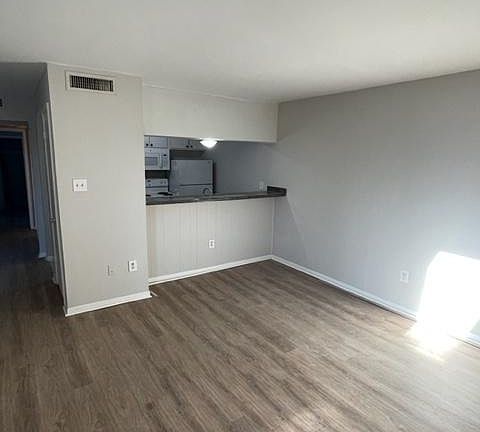 2nd image of 6675 Whispering Oak Pl APT 2