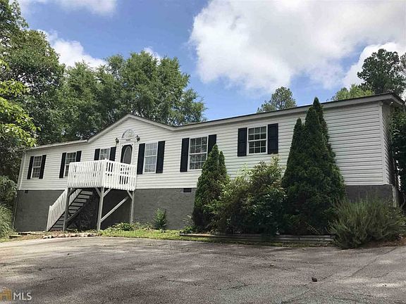 2nd image of 2468 Lakeshore Dr NE