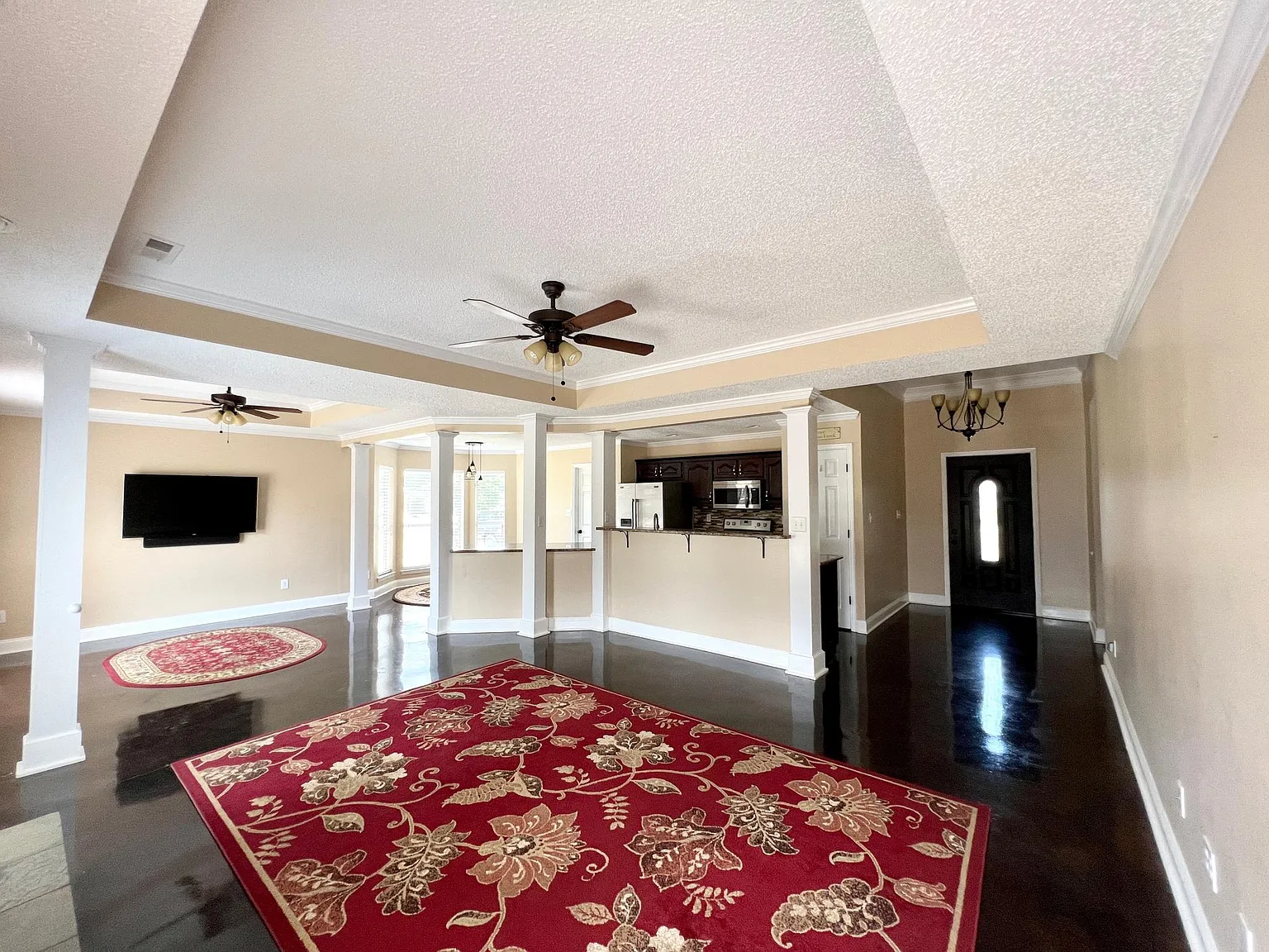 4 bed, 1839 sqft, $2,095 — Photo 3