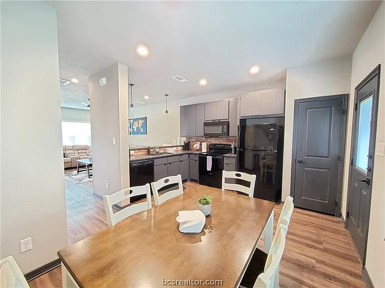 1451 Associates Ave #711 — Photo 5