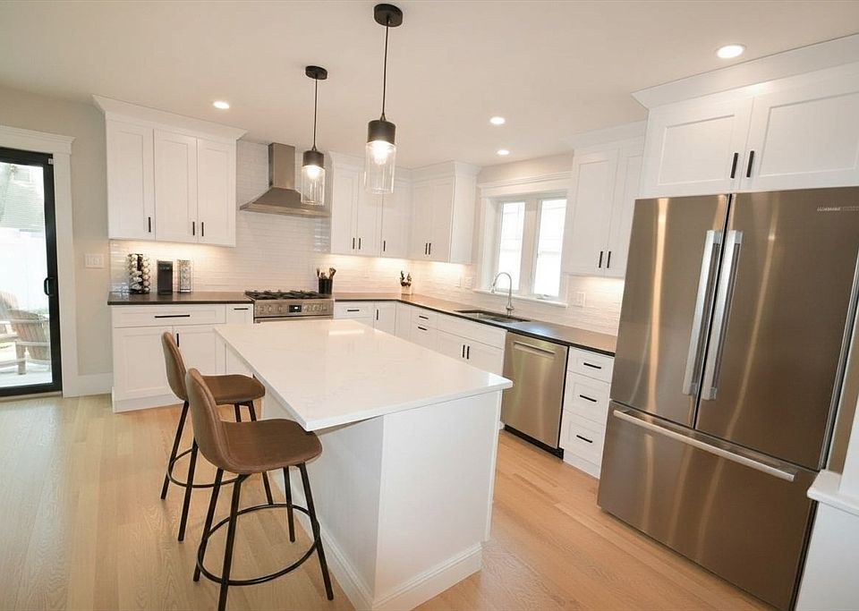 1st image of 361 Salem St #2