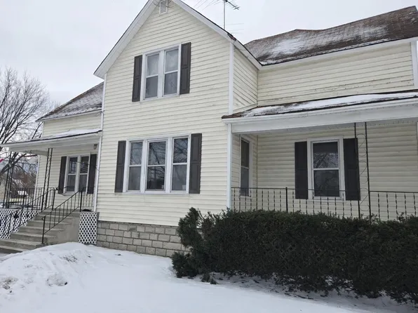 1102 Oakes St, Marinette, WI