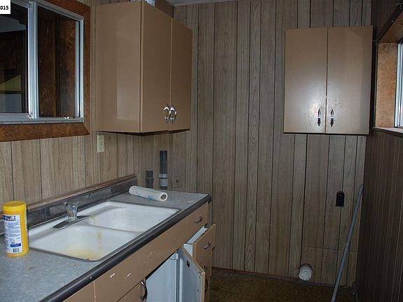 5th image of 450 275th Hwy #395