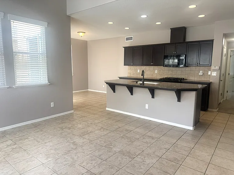 4060 Trenton Ave — Photo 2