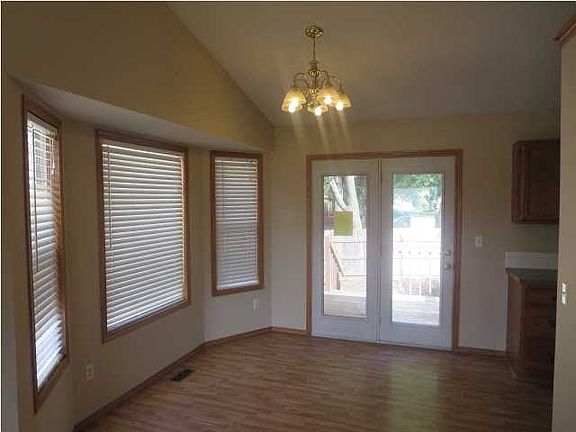 4th image of 2408 N Mainsgate Dr