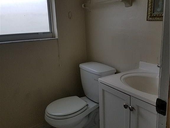 5th image of 815 Joel Blvd