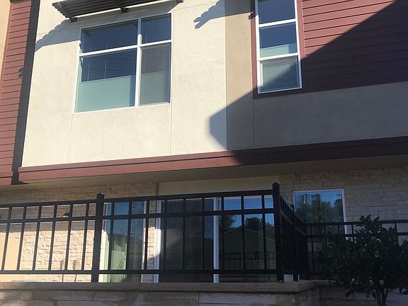 2nd image of 320 Stoneyridge Ln